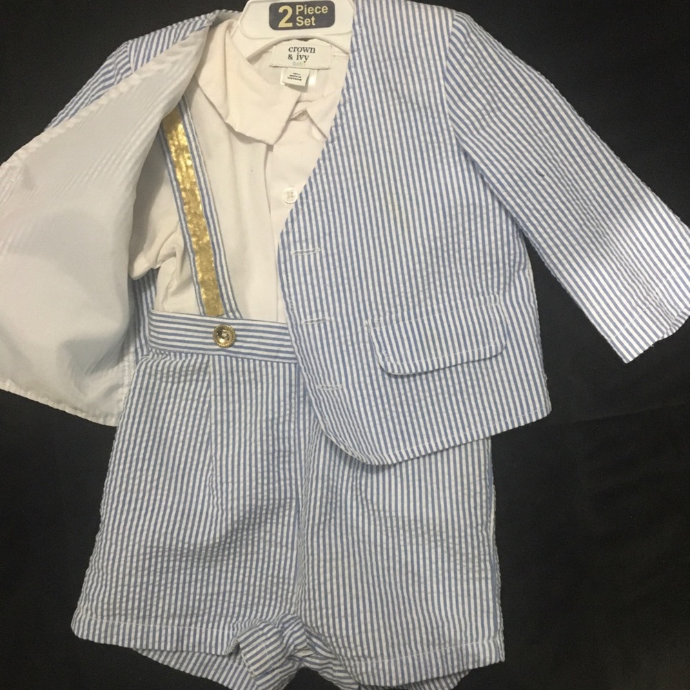 ❌❌SOLD❌❌ 
Crown & ivy baby suit